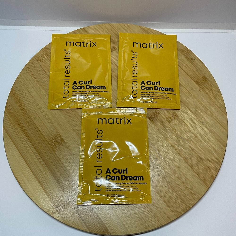 Matrix Total Results A Curl Can Dream Manuka Honey Moisturizing Cream 30 mL 1 Oz